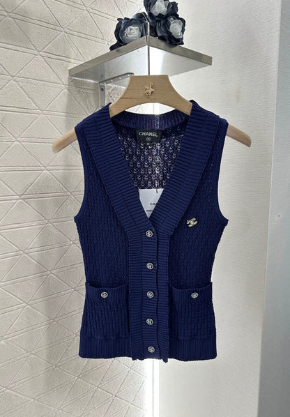 C 25 New Organ Pleat Knit Vests