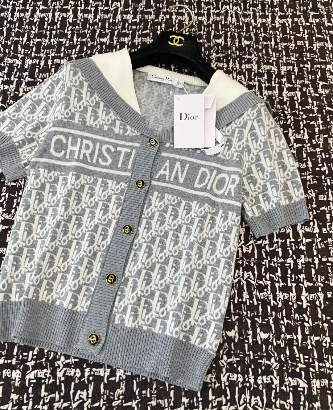 D 25 New Color Block Letter Single Breasted Navy Neck Short Sleeve Knit Top