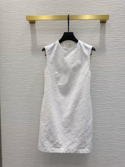 L 25 New Round Neck Sleeveless Dresses