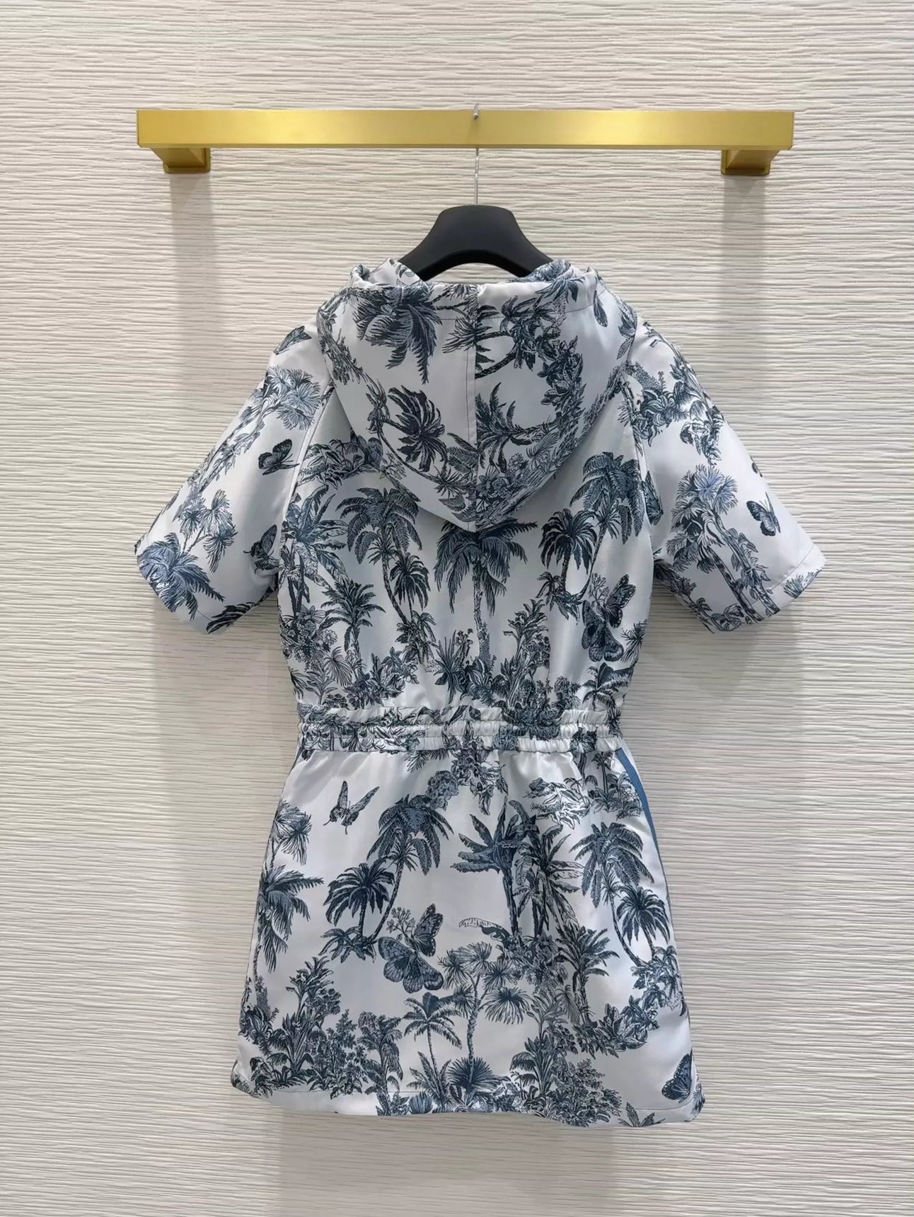 Robe imprimée à capuche et manches courtes D 25 