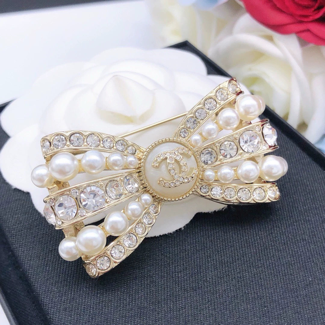 25 Summer new pearl diamond bow brooch