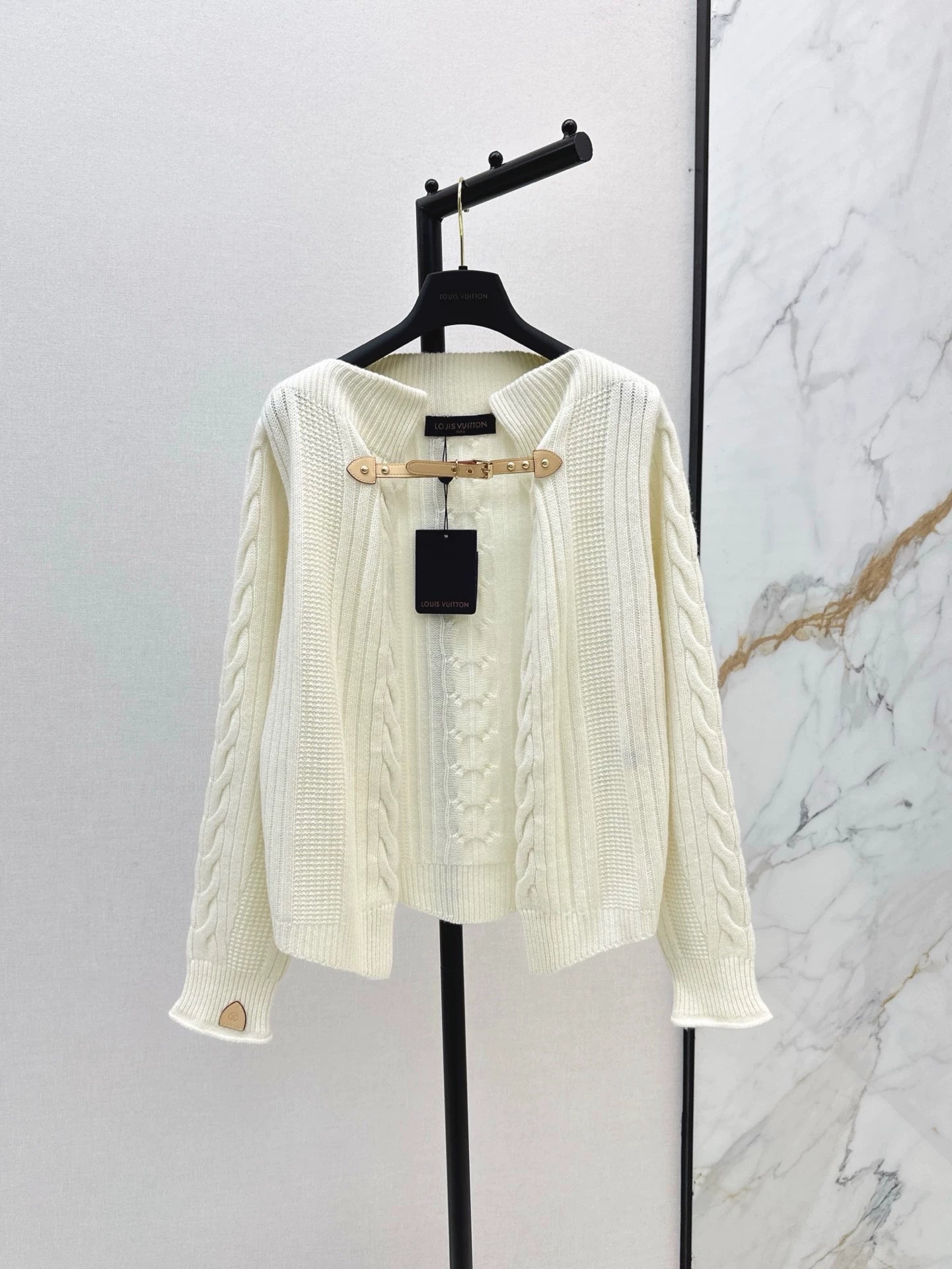 L 25 Cashmere Belted Cardigan
