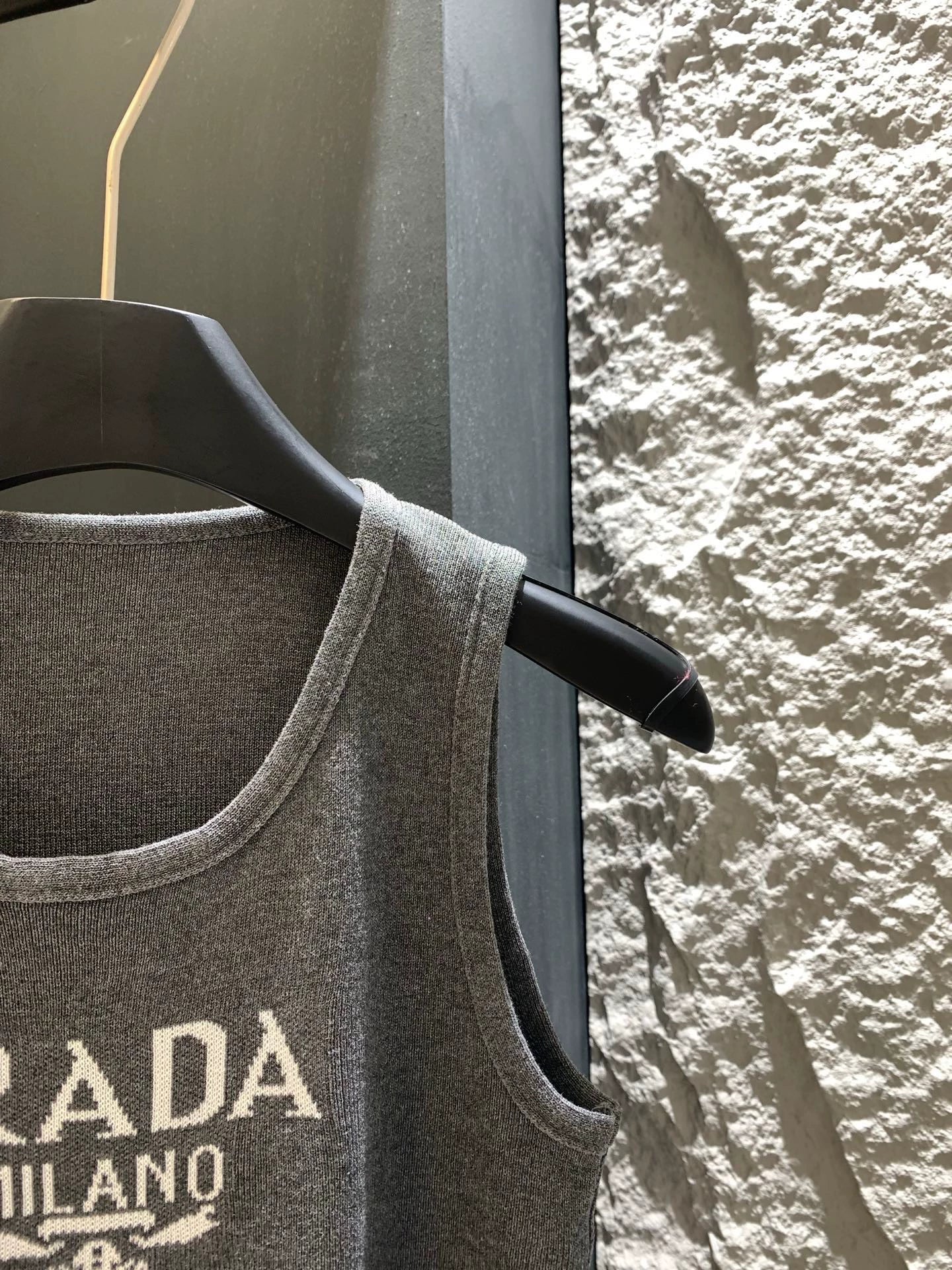 P 25 knitted undershirt
