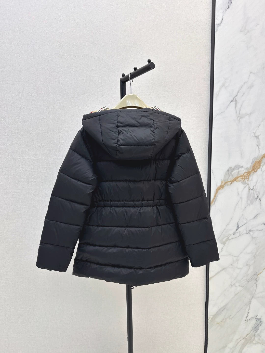 BRU 25fw Hooded, drawstring-waisted down jacket