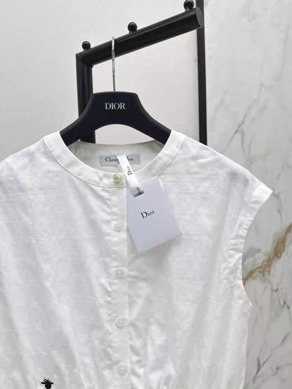 D 25 spring and summer new embroidery round neck sleeveless shirt