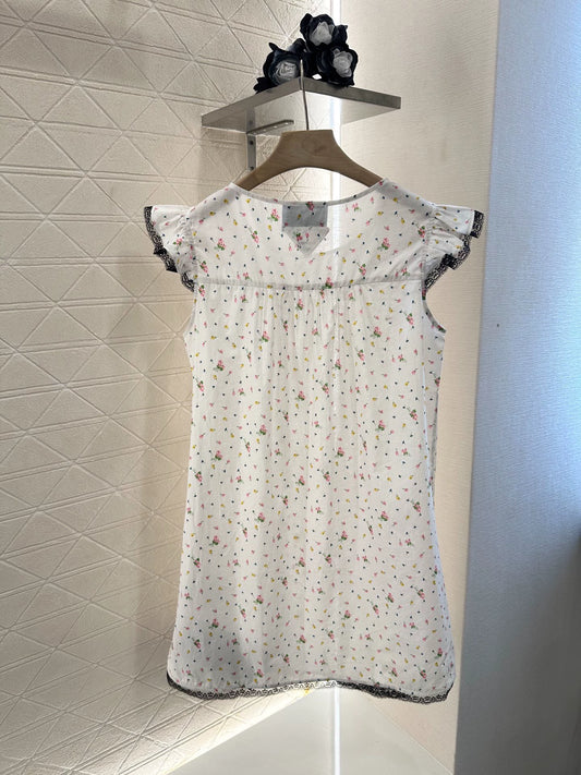 P 25 Lace floral flying sleeve dress