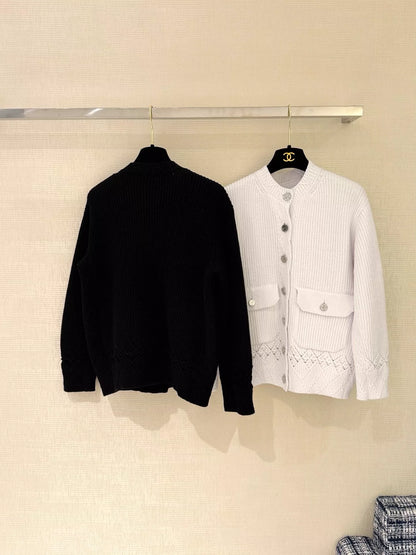 25 Early Autumn New Hollow Three-Dimensional Jacquard Double Pocket Round Neck Knitted Cardigan