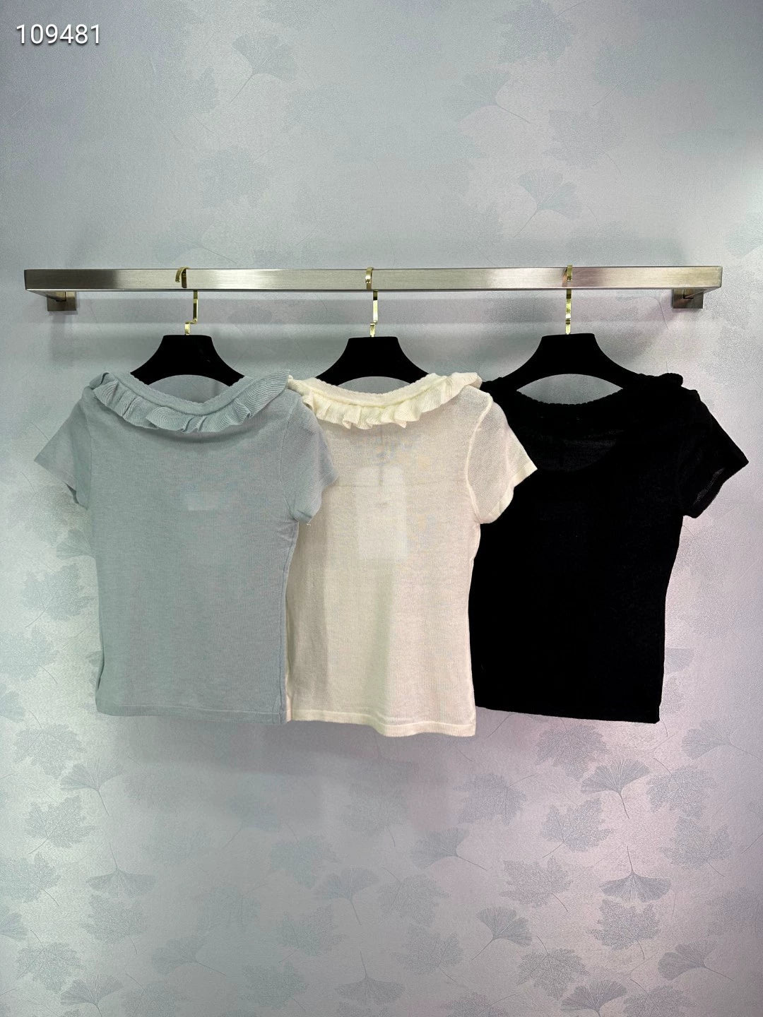 C 25 Crew neckline and short sleeves in a slimming knit.
