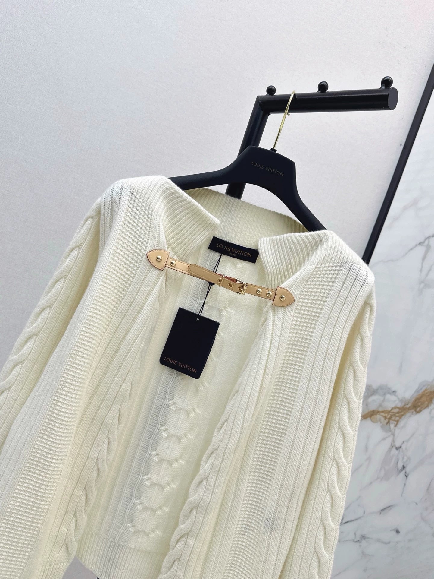 L 25 Cashmere Belted Cardigan