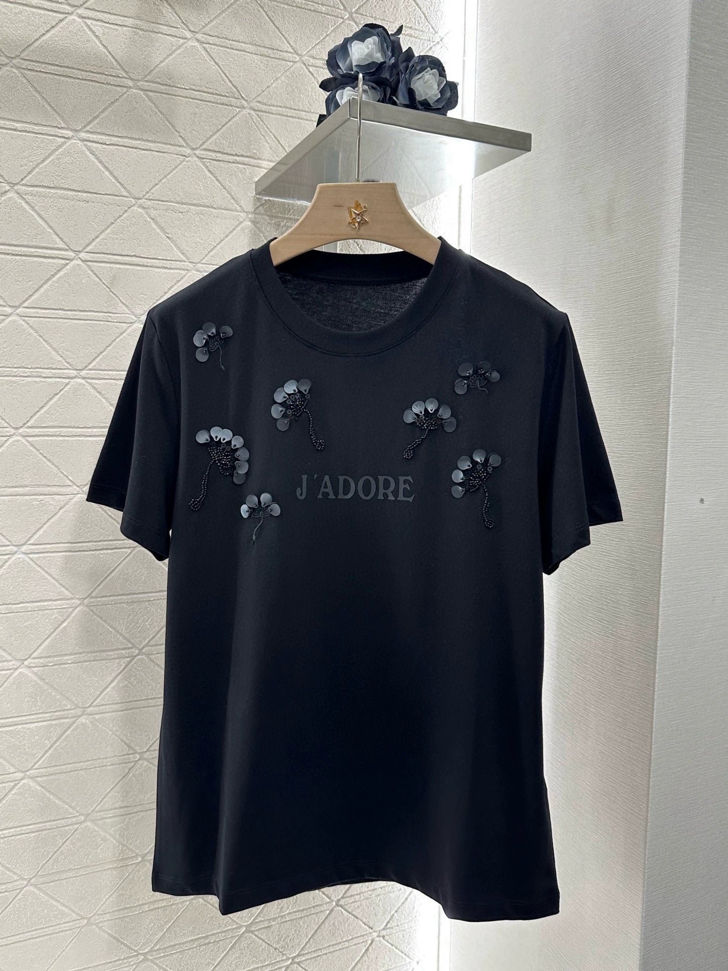 D 25 Heavy Duty Beaded Round Neck Short Sleeve T-Shirt (Black White Pink)