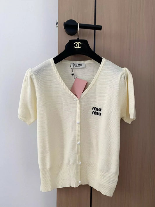 M 25 new color collision letters V-neck knit cardigan short sleeve