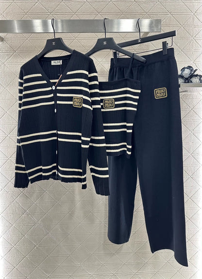 Mi 25 Three-piece suspender knitted cardigan and trousers set