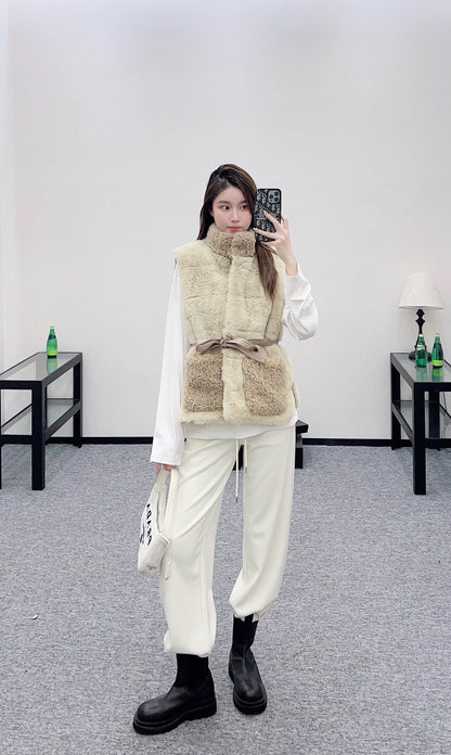 Mon 25 Plush Snap-Button Down Vest
