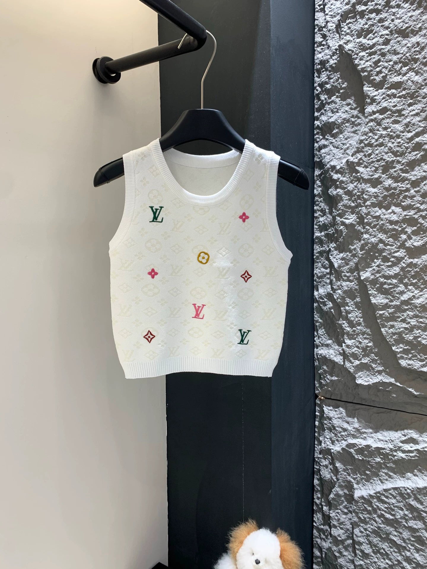 L 25 Knit Logo Sleeveless Vest