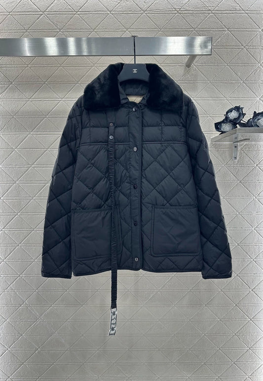 Mon 25 Down jacket with detachable belt and lapel.