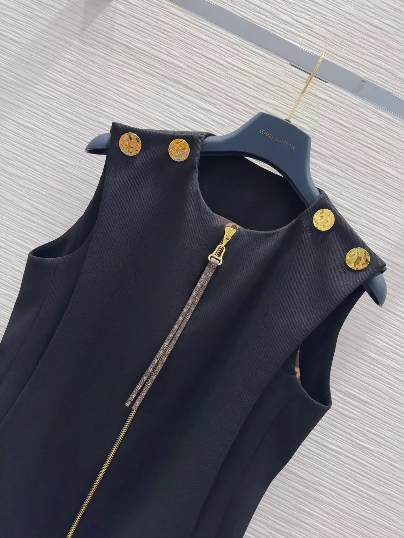 L 25 New Button Zipper Sleeveless Dresses