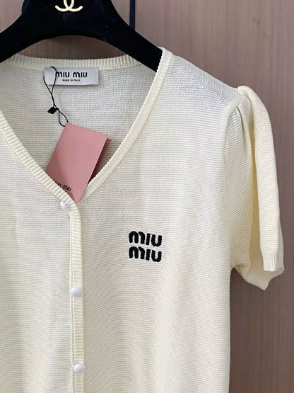 M 25 new color collision letters V-neck knit cardigan short sleeve