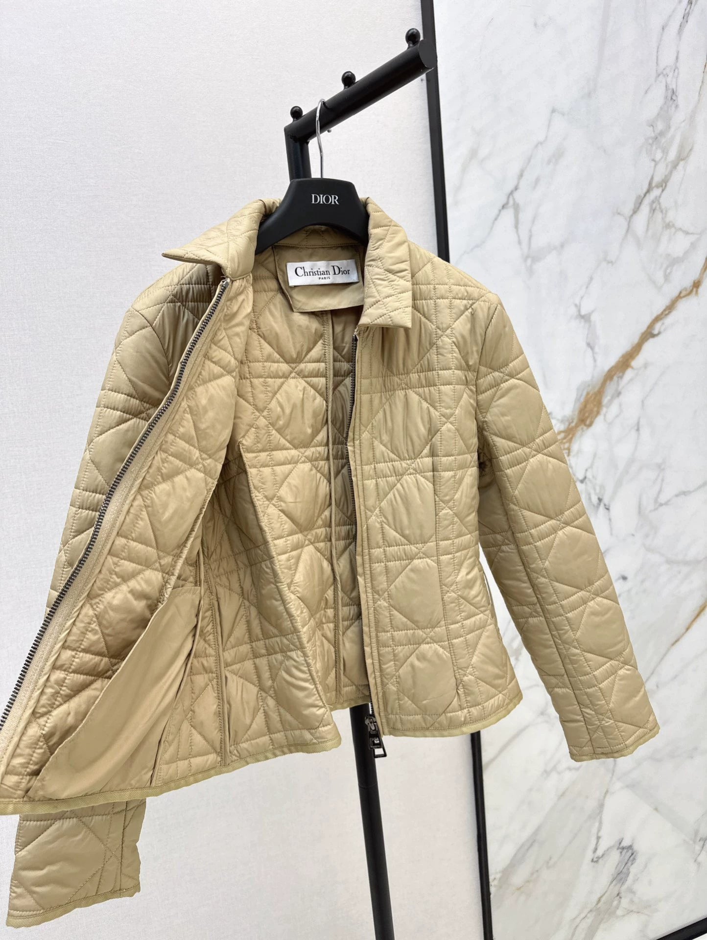 D 25fw Embroidered logo padded jacket
