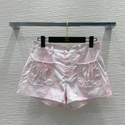 c 25 New color clashing printed pocket shorts