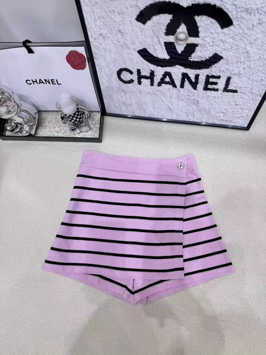C 25 New hot sale Swallow logo front and back buttons Fake skirt shorts