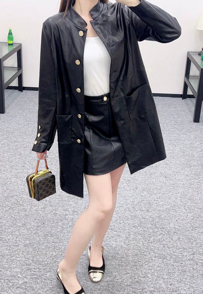 C 25 Hip-hugging leather miniskirt