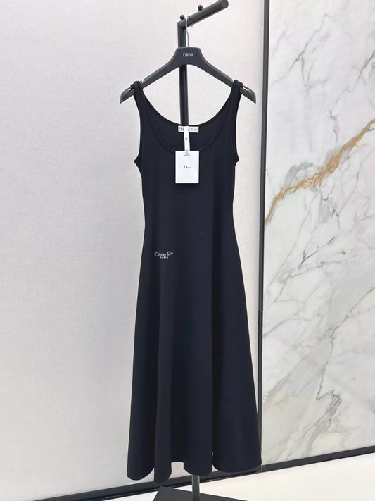 D 25 New Minimalist Sleeveless Long Dresses