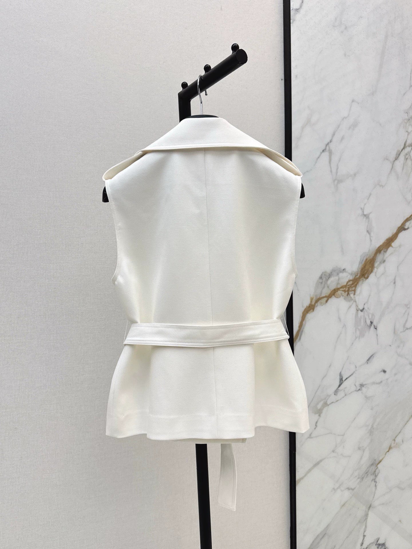 D 25 Spring/Summer New Vest