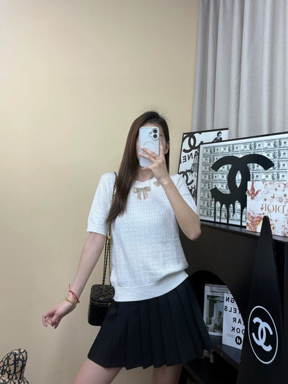 V 25 New French Heavy Duty Bow With Diamonds Short Sleeve Knit
