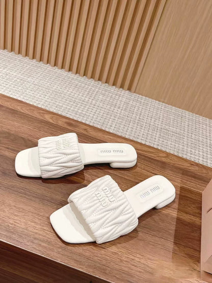 M 25 Spring and Summer New Soft Lambskin Wrinkled Sandals