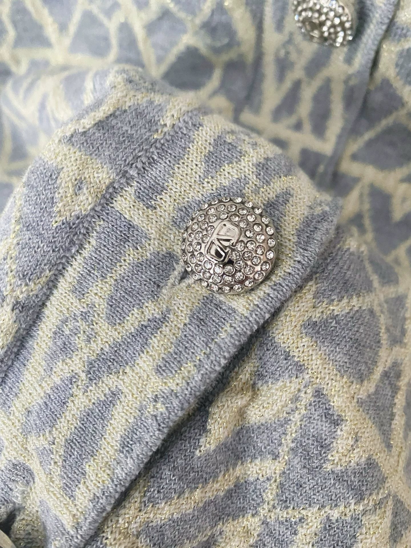 Val 25 sleeveless knitted vest