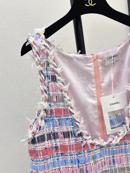 C 25 Spring/Summer New Sleeveless Dresses