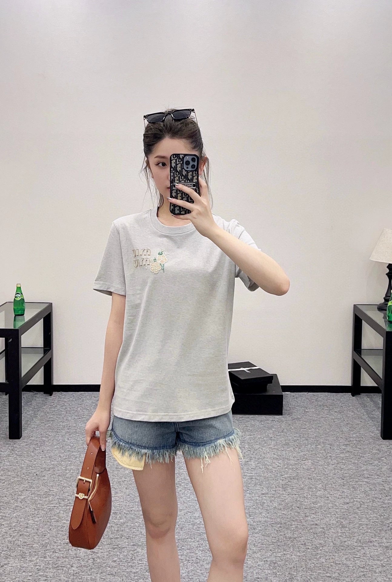 M 25 Round Neck Floral Beaded Short Sleeve T-Shirt