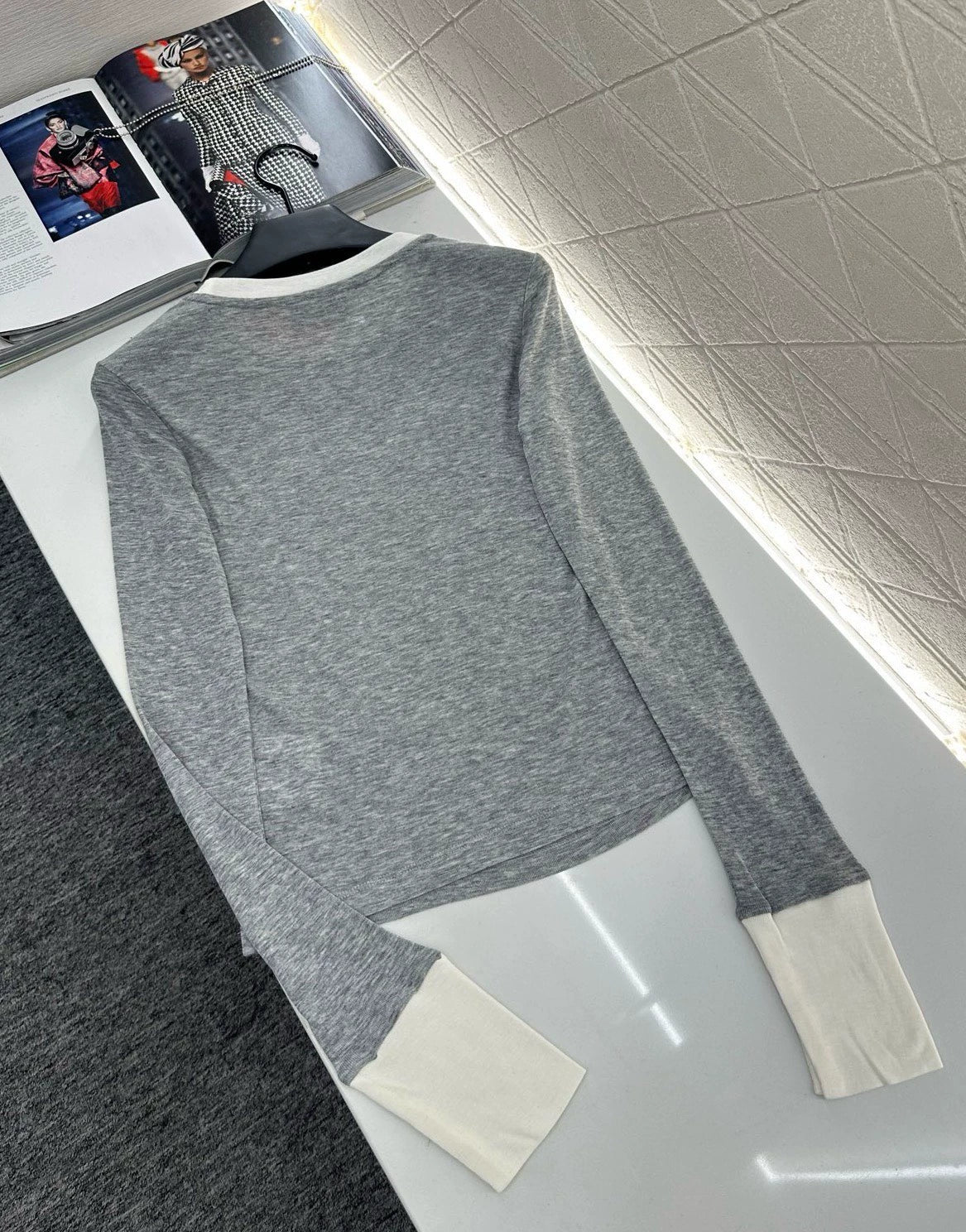 M 25 Simple, lettered, slim-fit base layer