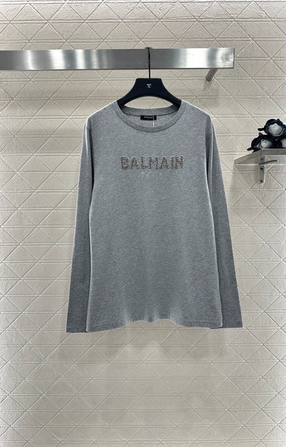 BA 25 A versatile round-neck long-sleeved top