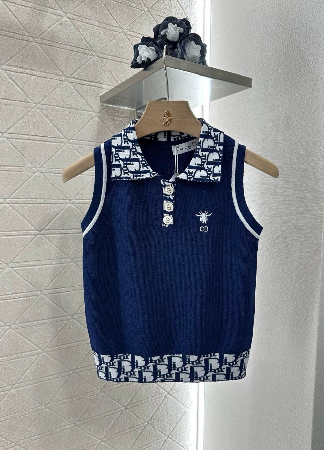D 25 new lapel jacquard knit tank top(white yellow navy)