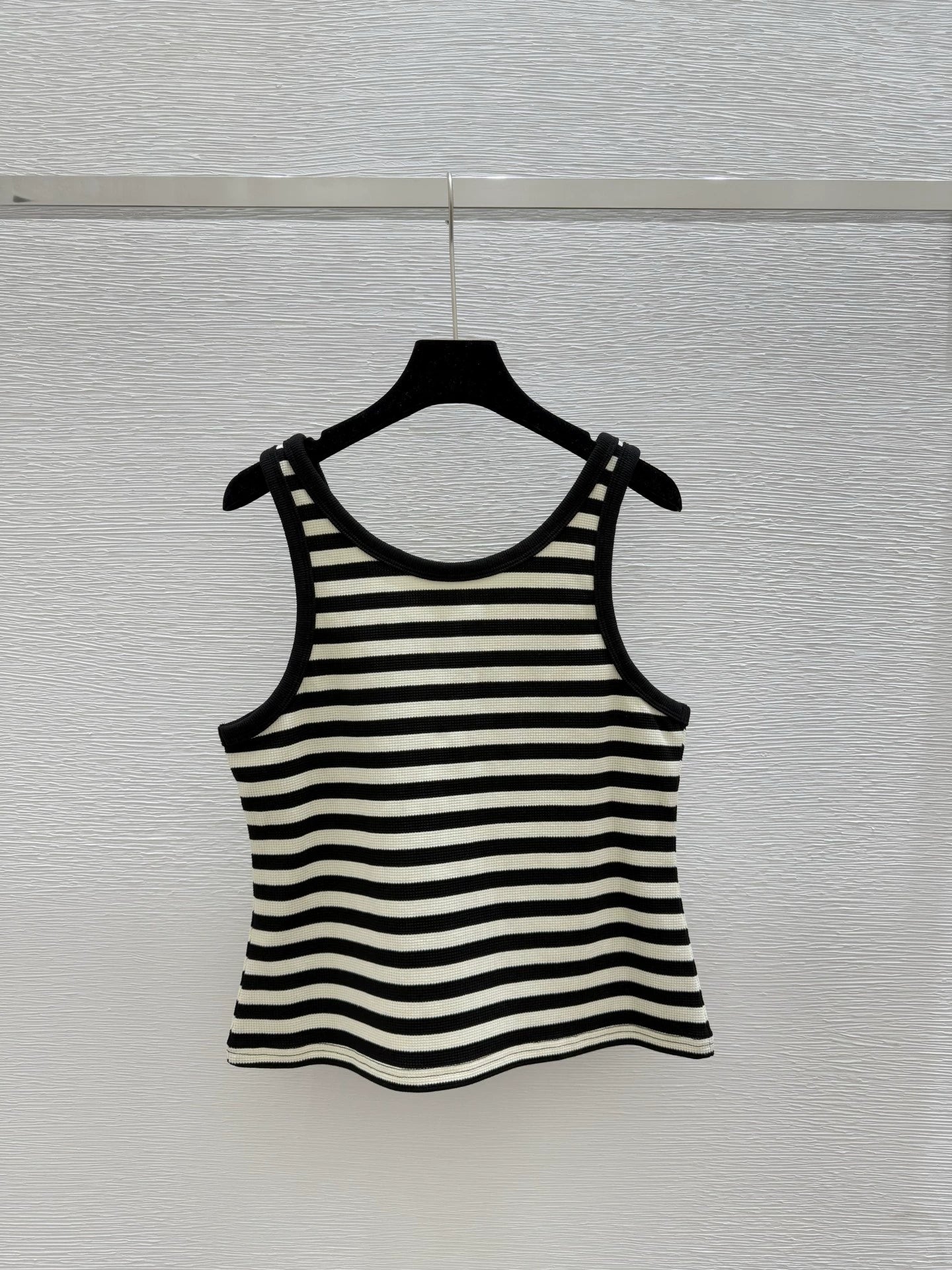 CE 25 new contrast striped button pocket knitted vest