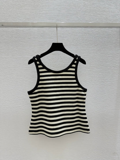 CE 25 new contrast striped button pocket knitted vest