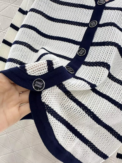 M 25 Two-piece camisole knitted cardigan