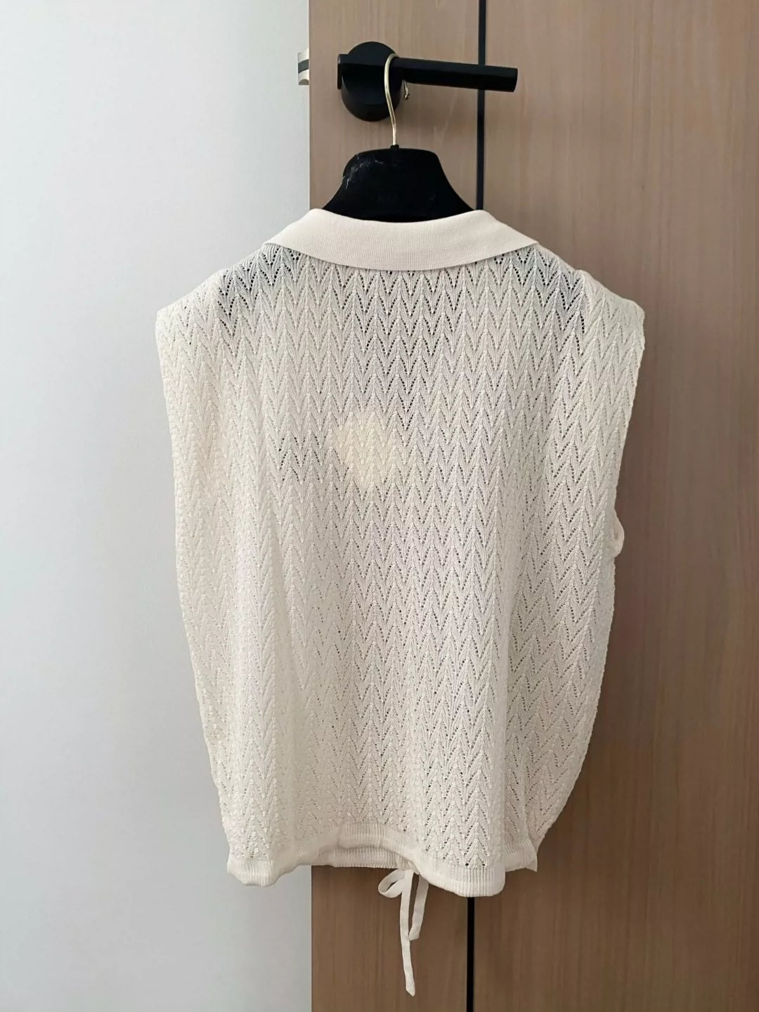 LO 25 New Embroidered Tied Lapel Sleeveless Knit Tank Top
