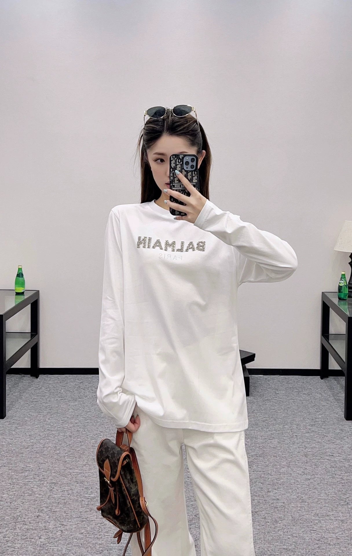 BA 25 A versatile round-neck long-sleeved top