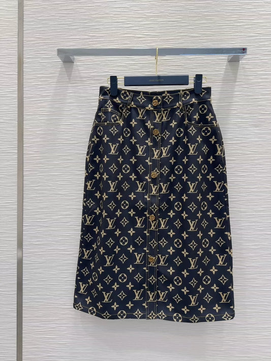 L 25 New Printed Single Breasted Half Skirt