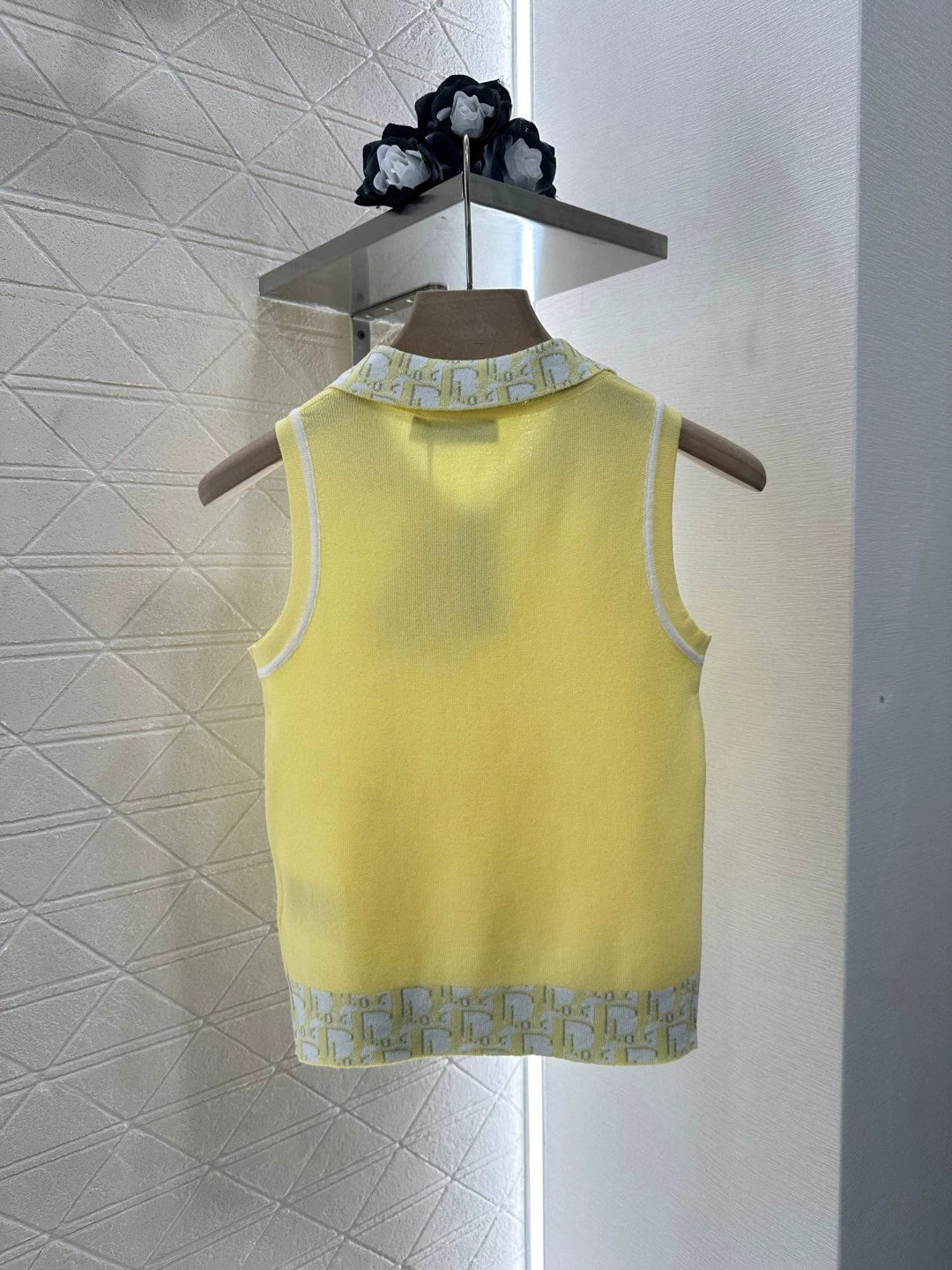 D 25 new lapel jacquard knit tank top(white yellow navy)