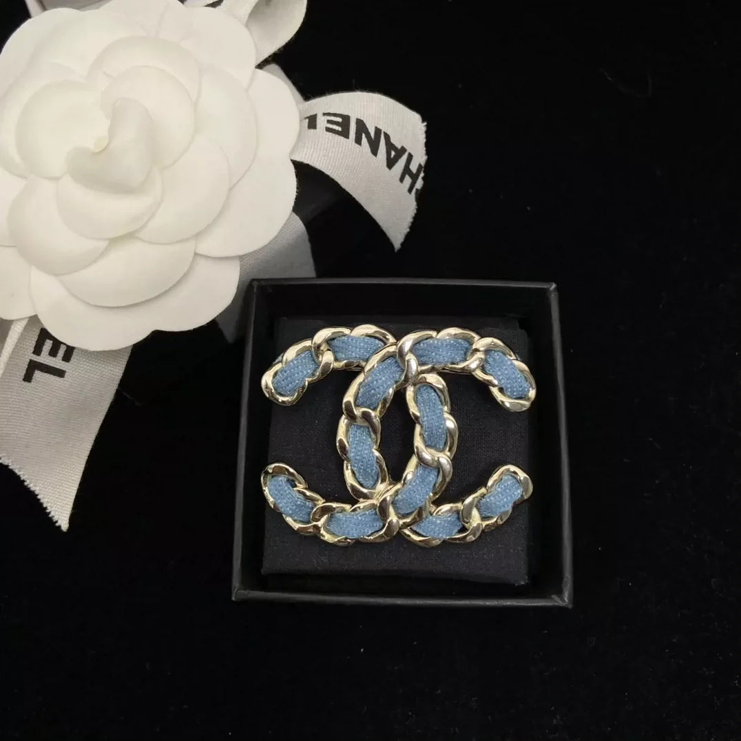25 Summer new denim blue double C brooch