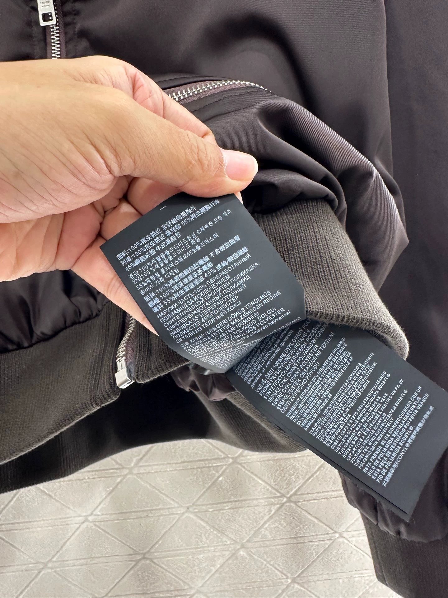 P 25 Zippered padded jacket
