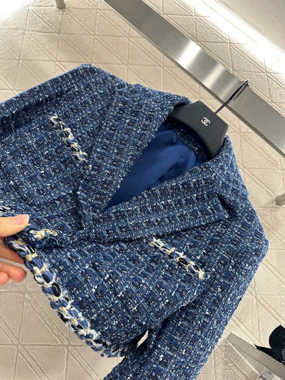 C 25 Cropped woolen tweed dress jacket