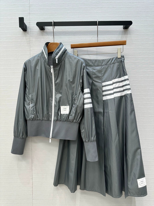 TH Spring/Summer 25 New Gray Jacket ➕Long Half Skirt Set