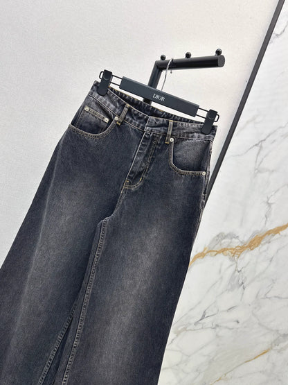 D 25 Damaged loose jeans
