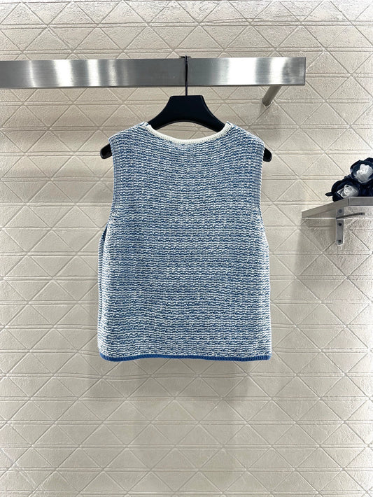 C 25 Chinese style buttoned knitted vest