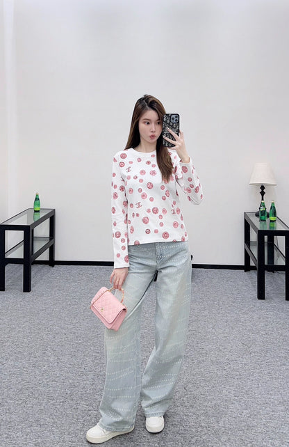C 25 Letter Camellia Round Neck Long Sleeves