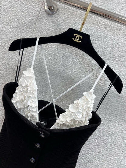 C 25Ss early spring new style French black and white splicing tube top camisole